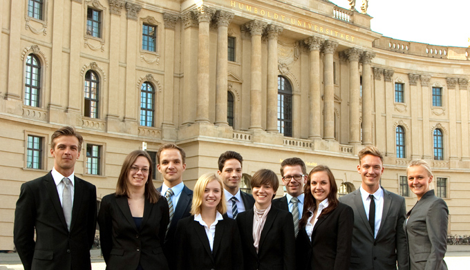 Das Team der Humboldt-Universität zu Berlin für den 20th / 10th (East) Annual Willem C. Vis International Commercial Arbitration Moot 2012/2013